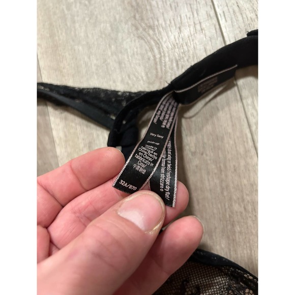 Victorias Secret Black and Pink 32A Lace Bra - Picture 3 of 7